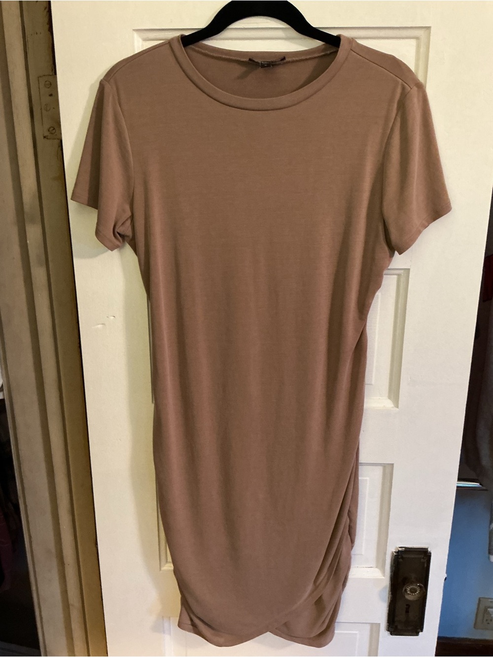 Express Medium Taupe Short Sleeve Ruched Side T-Shirt Dress